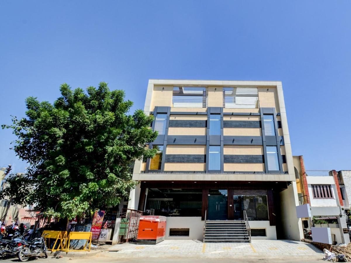 Oyo 70930 The Moon Hotel Āsansol Exterior foto